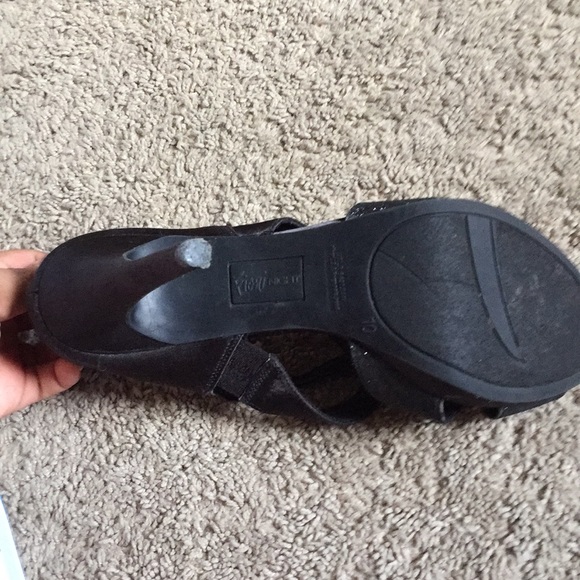 Shoes - Picture 5 of 5